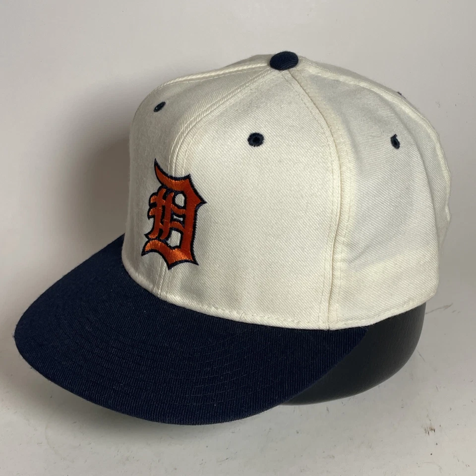 Vintage 80s Detroit Tigers Hat New Era Wool Fitted USA Old English Navy White - Image 4 of 4