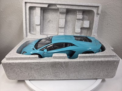 AUTOart Signature 74667 Lamborghini Aventador 1:18 Die-cast Model-Turquoise Blue