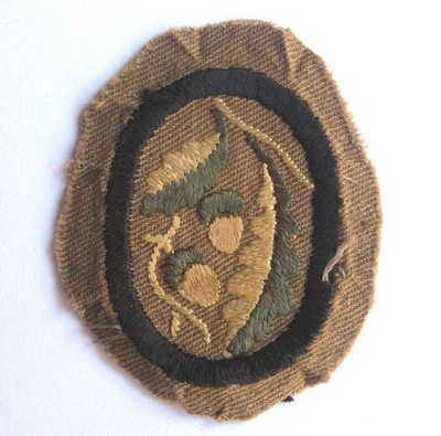 Vintage 1920-1928 Girl Scout KHAKI - OAK TROOP CREST Acorn Tree Leaf Patch Badge