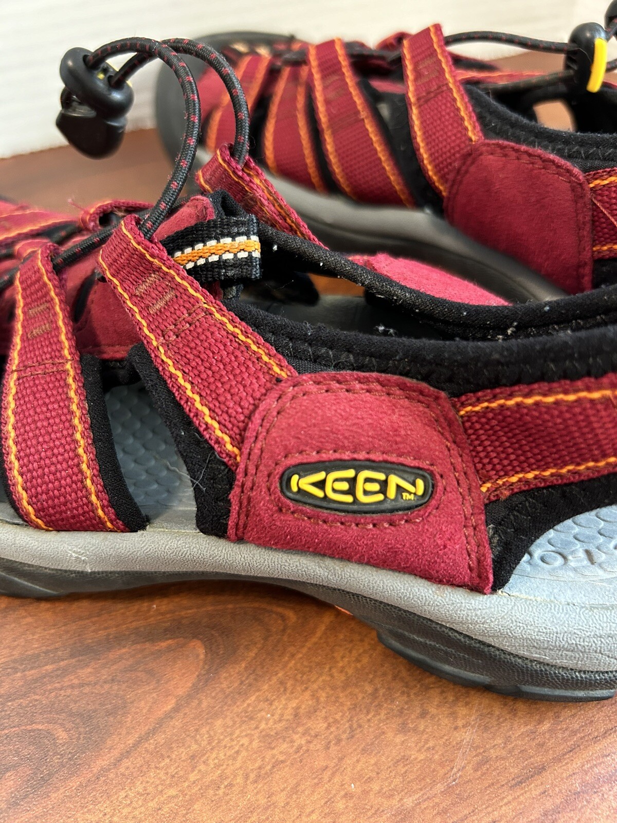 Scarpe sportive donna Keen Whisper taglia 8 rosso grigio comode escursioni campeggio acqua