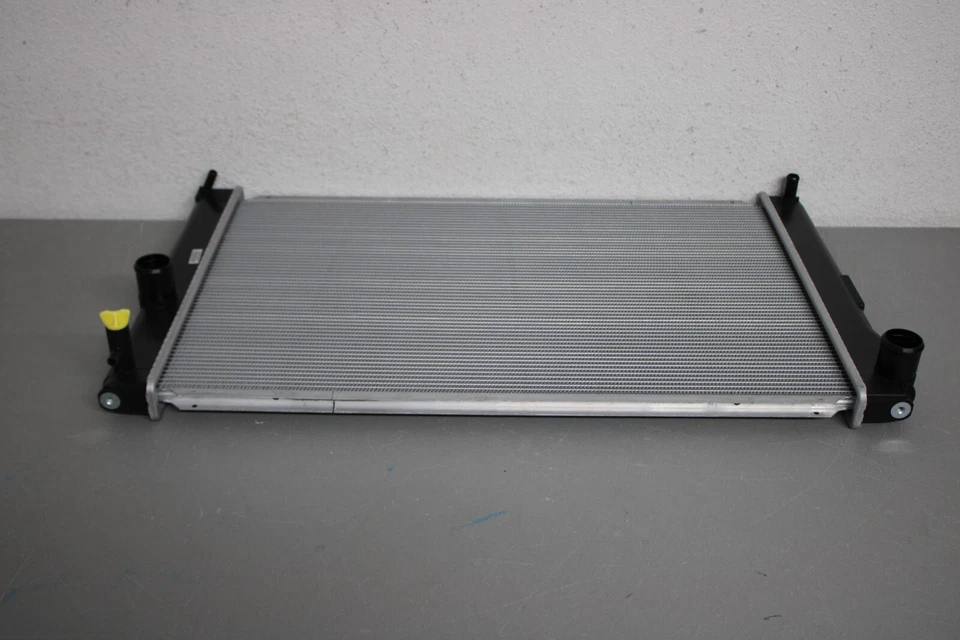 2010 2011 TOYOTA PRIUS 1.8L COMPLETE RADIATOR - Изображение 3 из 4