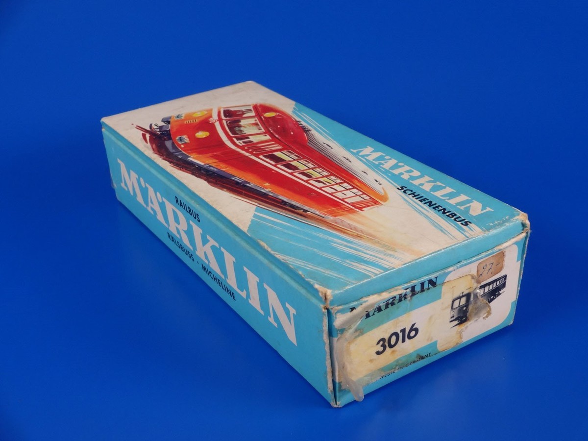 Märklin H0 - 3016/4018 - Railcar - Railbus BR 795 with