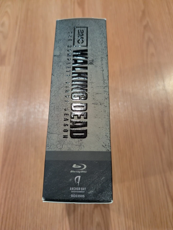 The Walking Dead Season 1 Blu Ray - Limited Edition Rare Box Set **Like New** - image 3 of 4