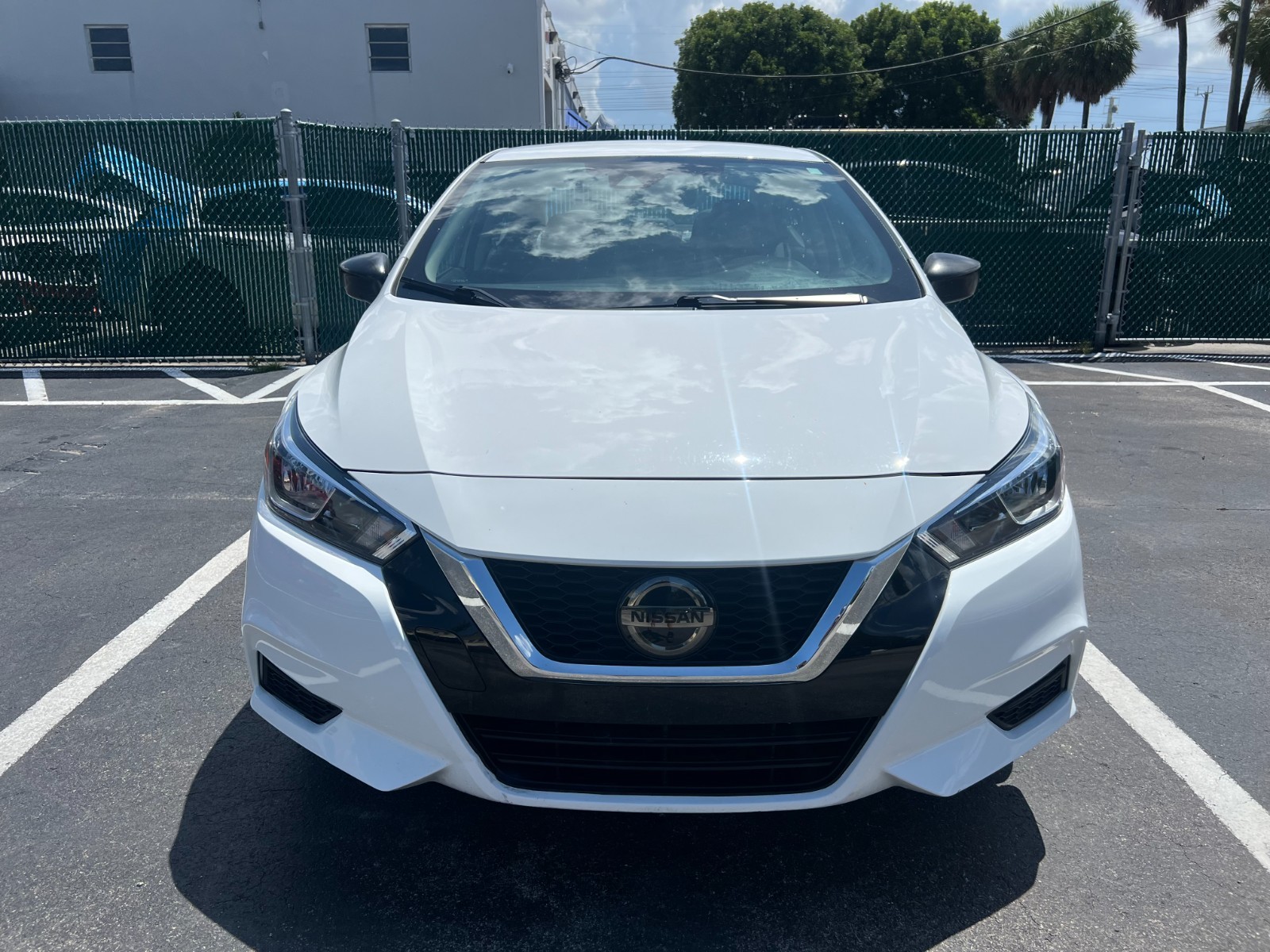 Nissan Versa - Image 10