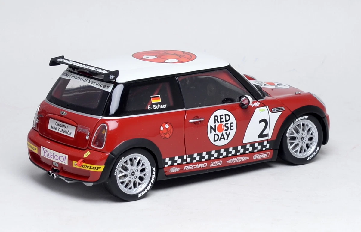 京商 ミニクーパー1/18 RED NOSE DAY
