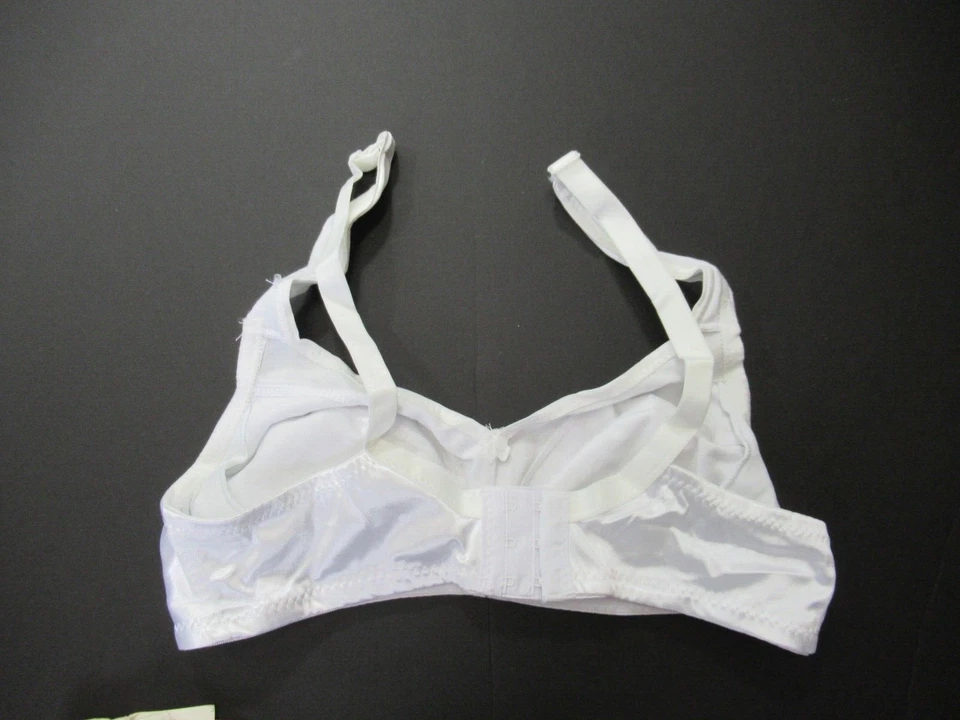 Sujetador Bobbie Brooks sin aros cómodo satinado 36B blanco inalámbrico soporte todo el día Foto 4 de 4