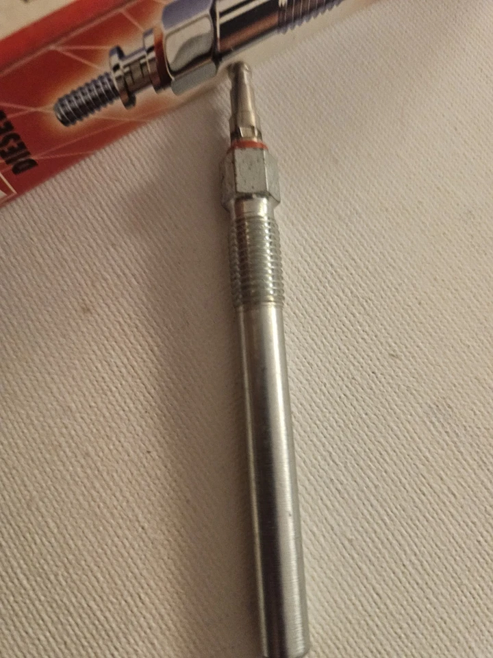 4XNEW GLOG PLUGS CHAMPION MADE IN GERMANY FOR SEAT ALTEA 2.0TDI CH702 N10579802 - Image 3 of 4