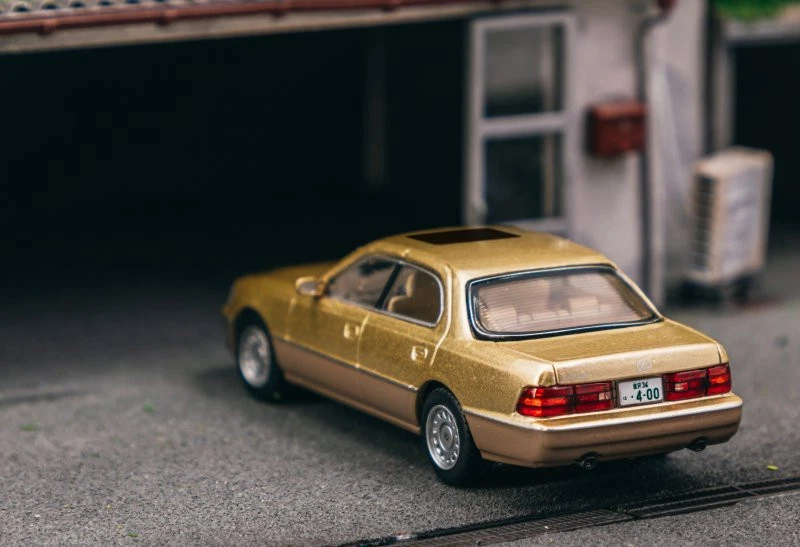 LEXUS LS400  - champagner beige - TARMAC 1:64 - Photo 4/4