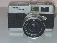 VINTAGE PETRI RACER CAMERA w. C.C PETRI 1:2.8 F 45mm LENS, MADE IN JAPAN, GREAT 