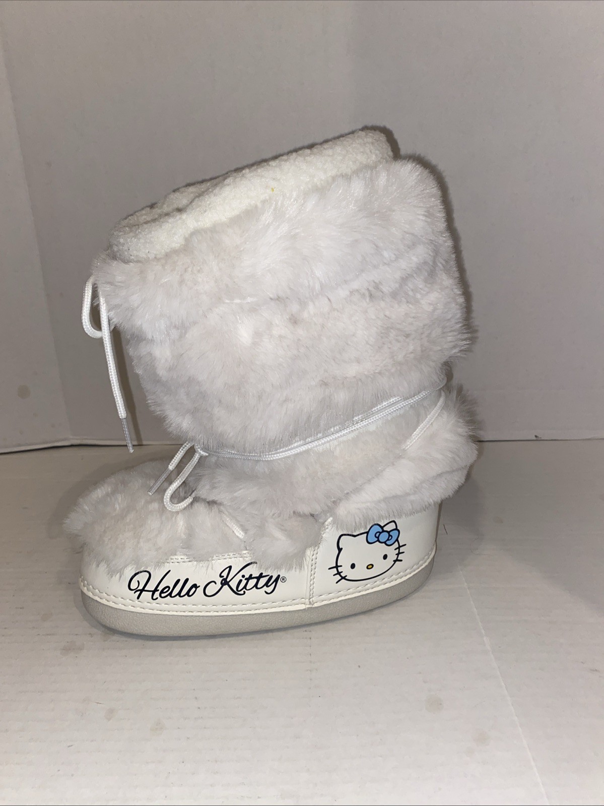 Forever 21 Hello Kitty Faux Fur Boots Size 7