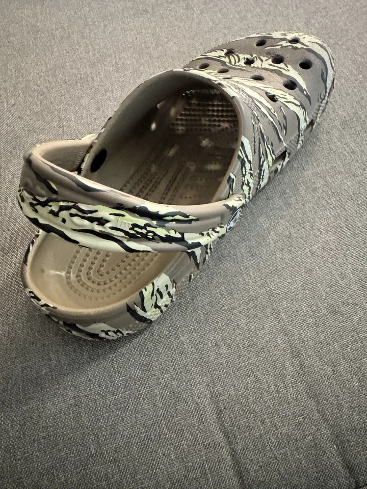 Zueco Clásico Crocs Jóvenes Niños - Verde Multi Digi Camuflaje EE. UU. J6 Foto 2 de 4