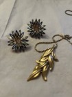 Vintage Trifari Enamel earrings And Monet Necklace. — photo 8