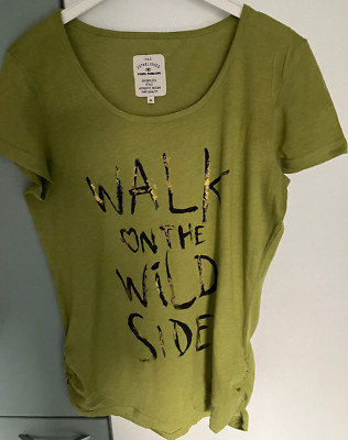 Tom Tailor: grünes Shirt mit schwarz-goldener Aufschrift, vorn, Gr. M, getragen
