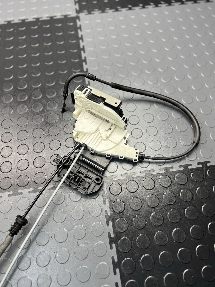 2015 2016 2017 JEEP CHEROKEE ЗАДНИЙ ЛЕВЫЙ ПРИВОД ЗАМКА ДВЕРИ СО СТОРОНЫ ВОДИТЕЛЯ OEM - Изображение 4 из 4