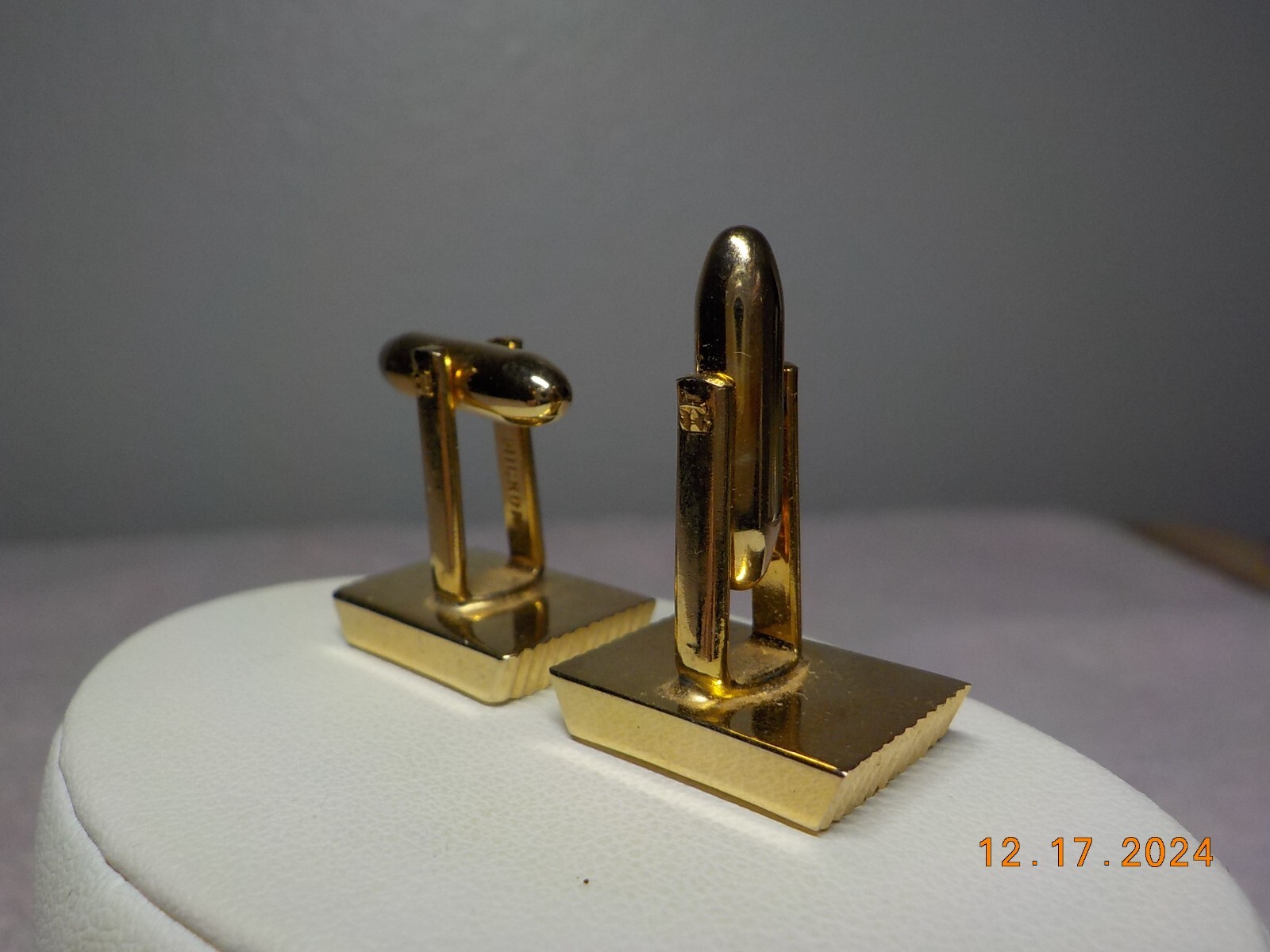 HICKOK SIGNED GOLDTONE RECTANGULAR CUFF LINKS SPA… - image 7