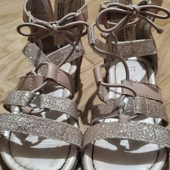 Sandalias Gladiador Oro Rosa The Children's Place Niñas Pequeñas Talla 7 Tirantes Foto 2 de 4