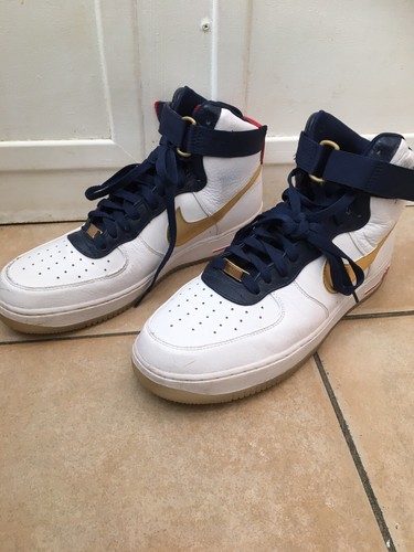 Gold Tick Nike Air Trainers Size 