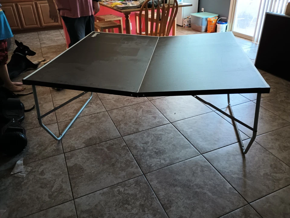 Mesa de ping pong Franklin ligeramente usada Foto 2 de 3