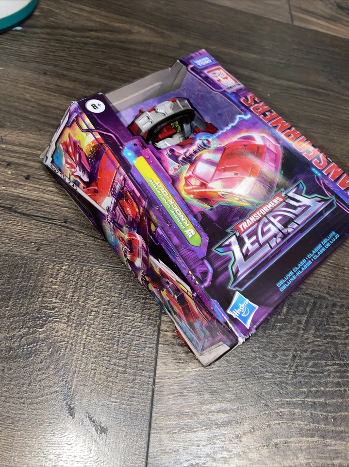 KNOCK-OUT Transformers Legacy Deluxe Prime Universe Figure Hasbro 2022 Knockout - Image 4 of 4