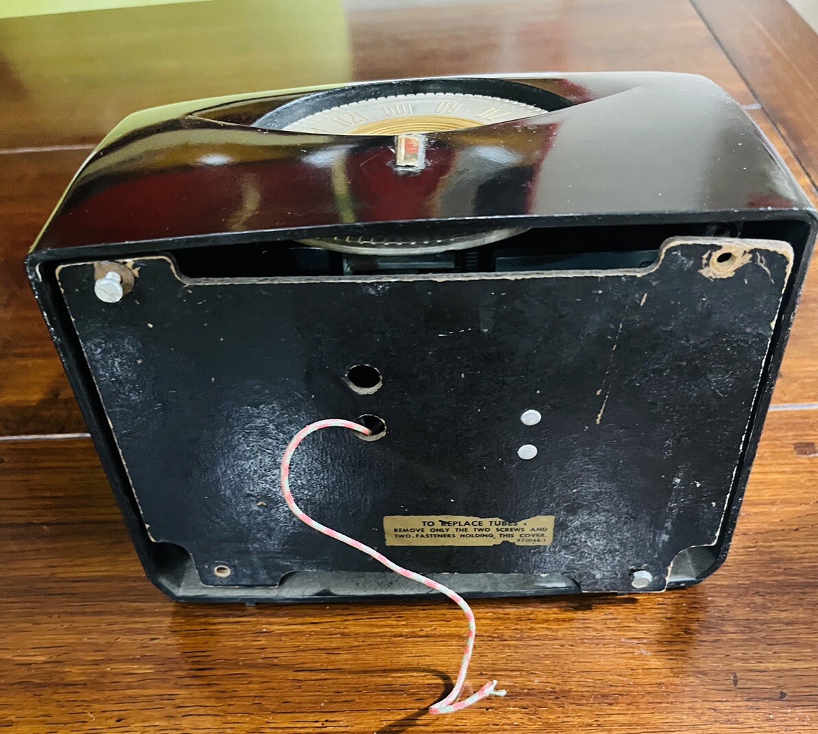 1948 RCA Victor Art Deco Radio - Model 8X521 - Petite Size 1948 RCA Victor Art Deco Radio - Model 8X521 - Petite Size