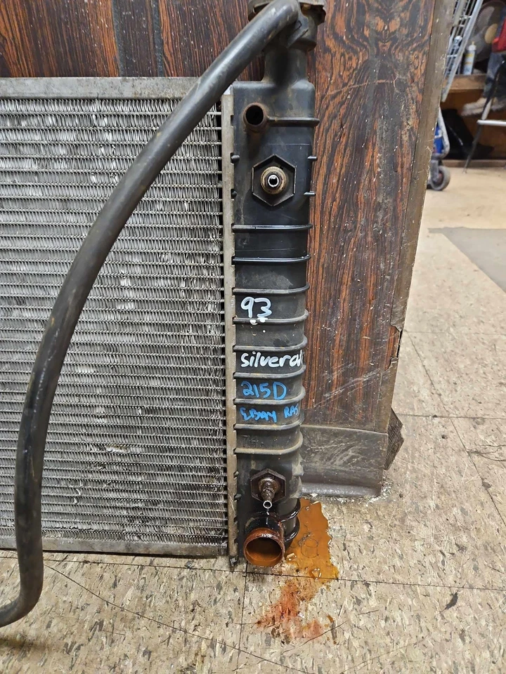 88-95 Chevy Pickup 1500 5,7 L (8-350) radiador 28-1/4" ancho motor enfriador de aceite fabricante de equipos originales Foto 2 de 4