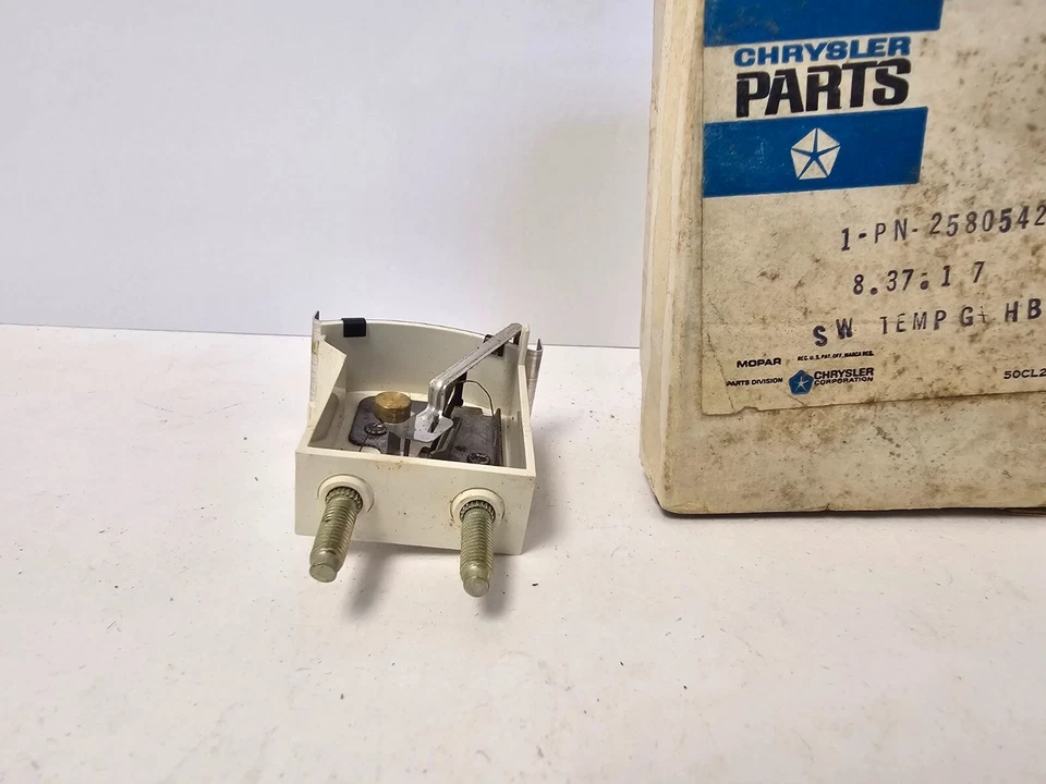 Chrysler Imperial Crown LeBaron 1967-1968 medidor de temperatura 2580542 nuevo en stock Foto 2 de 2