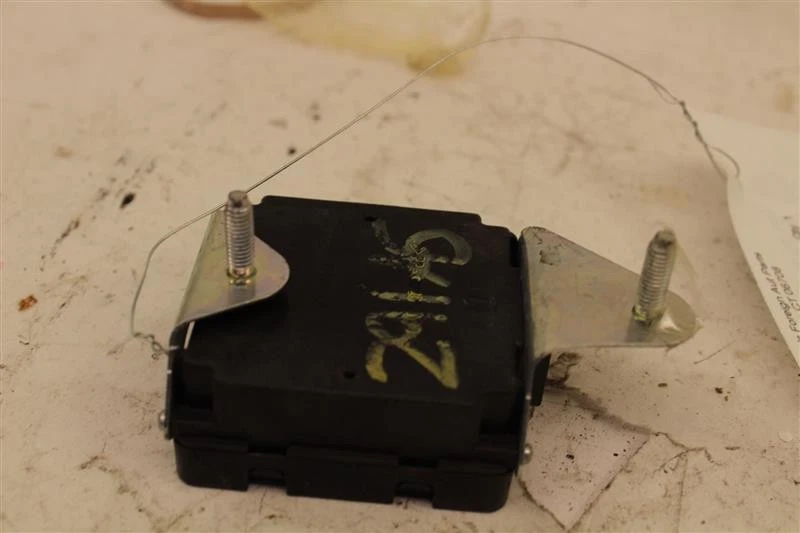 MÓDULO DE CONTROL ONSTAR ORDENADOR Pontiac Vibe 2009 09 2010 10 86714YV020 989760 Foto 2 de 3