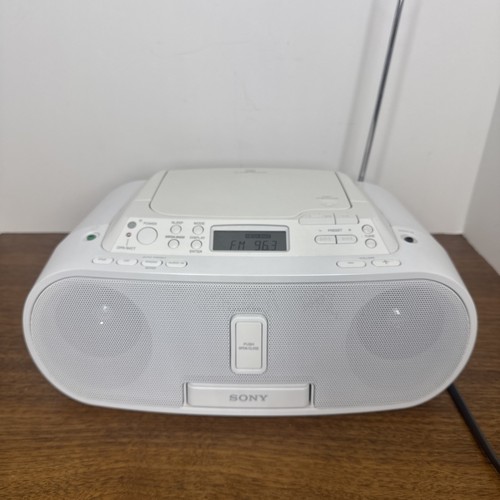 Sony ZS-S2iP CD Player Radio and iPod Dock. Rare White Color, Tested