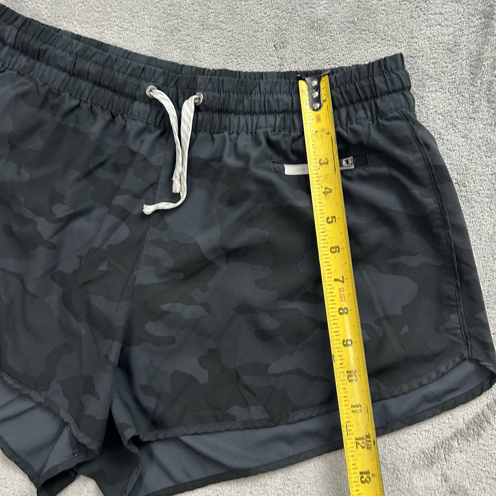 vuori clementine camo lined athletic outdoor workout gym shorts