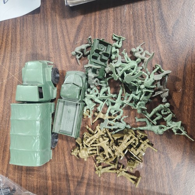 #ad 1960 Remco Whirlybird Motorized Helicopter Army Soldier And Vehicle Lot Wb1 $52.00
