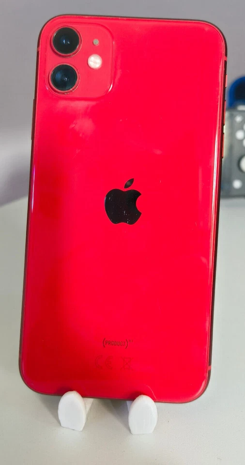 iPhone 11 Rosso + AirPods + Caricabatterie Lightning e set di vetri protettivi - Immagine 2 di 4