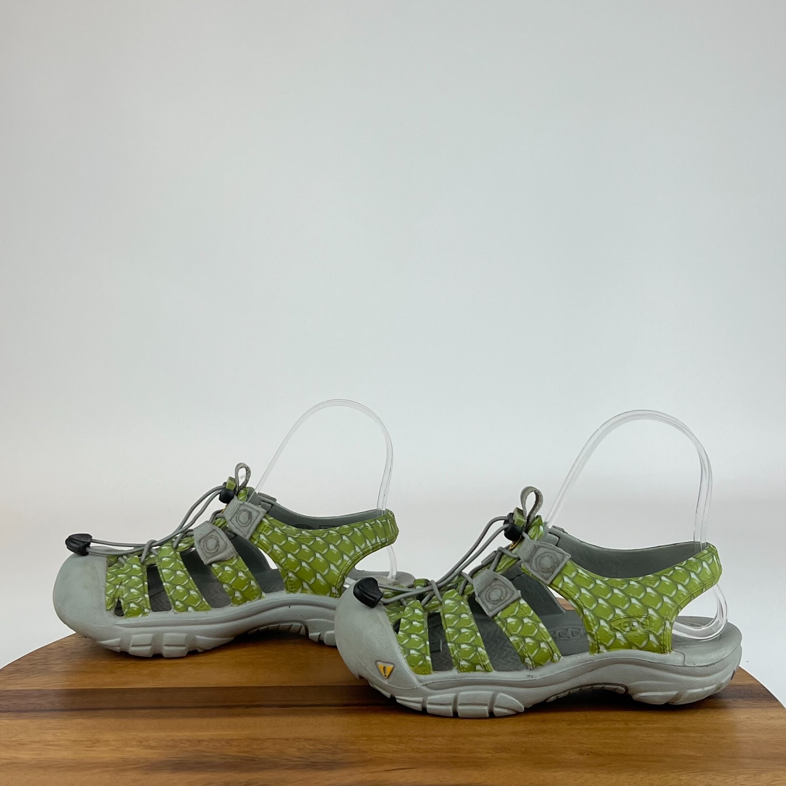 Sandali scarpe impermeabili Newport H2 in gomma scala verde Keen per bambini taglia 2 Y in ottime condizioni