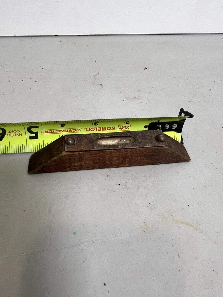 Rare Antique  Wood & Steel  5 Inch Level. No Makers Mark - Image 2 of 4