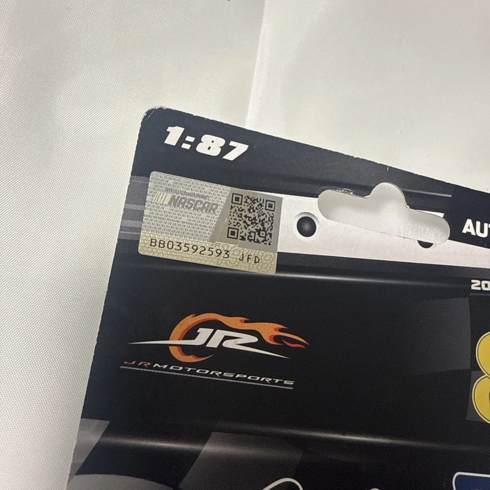 Nascar Authentics 2019 Wave 02 - #8 & #88 DALE EARNHARDT JR. 1:87 Vehicles! - Image 4 of 4