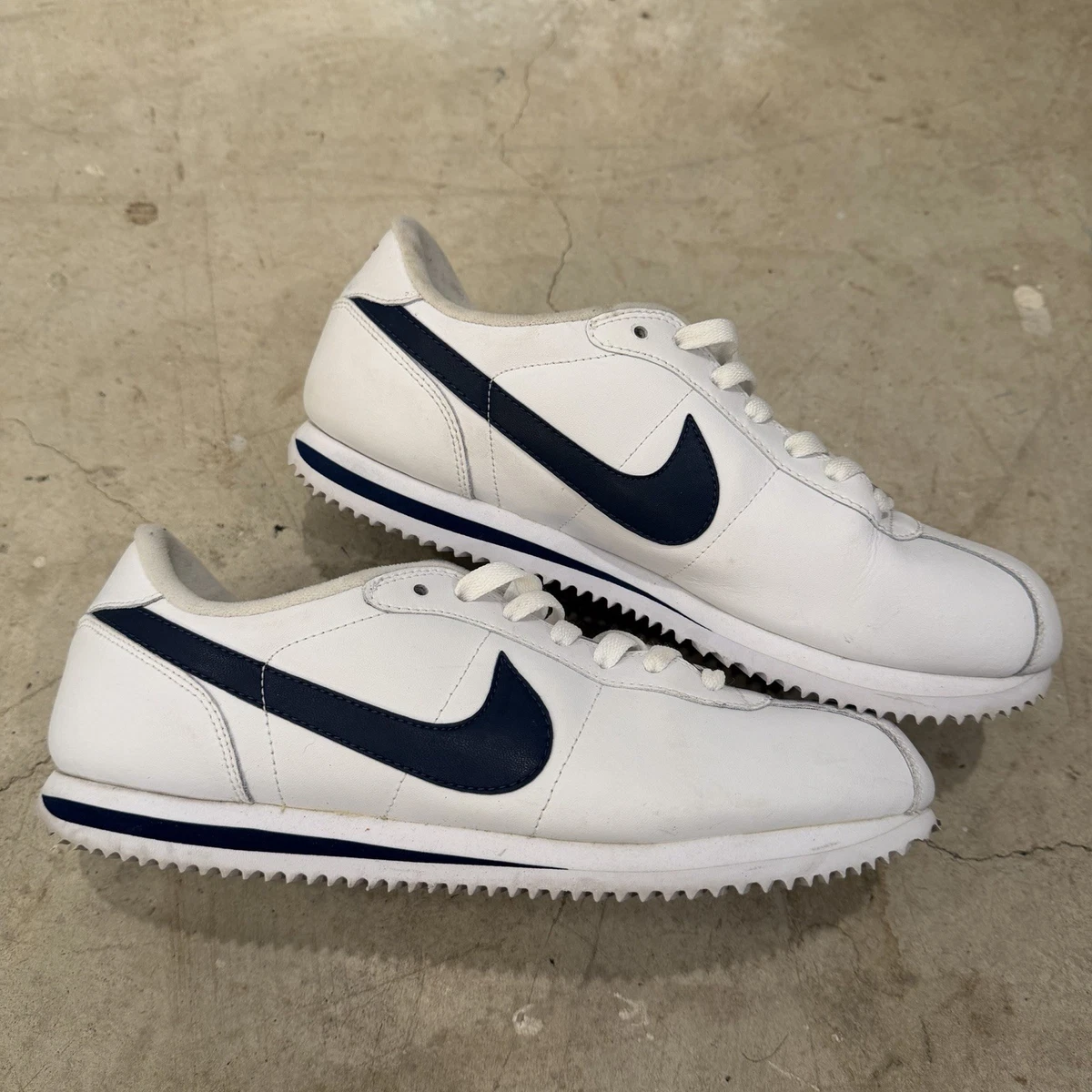Preços baixos em Nike Cortez Basic Leather '06 White Navy | eBay