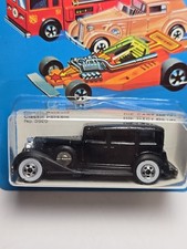Hot Wheels 1982 – Classic Packard 3920 – Réal Riders – Ford Escort Noir – Échelle 1/64