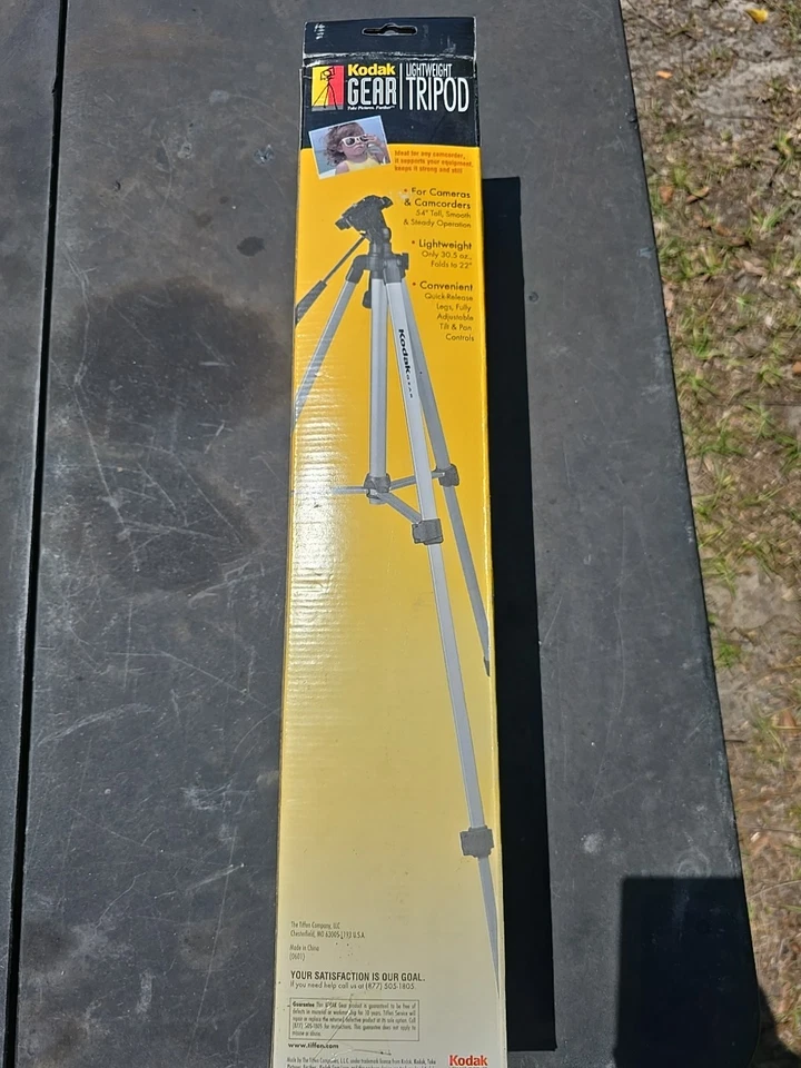 NOS - KODAK Gear lightweight aluminum 54" photo/video Tripod. OPEN BOX - Image 3 of 4