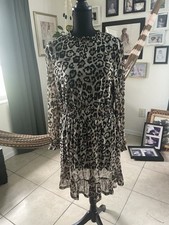 Madison & Hudson Dress Size L Elastic Waist & Cuffs Cheeto Print