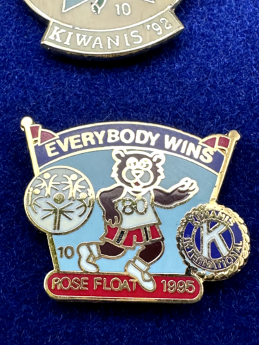 1986-1995 10 YR. KIWANIS ROSE BOWL FLOAT PARTICIPATION LIMITED EDITION PIN SET - Picture 11 of 14