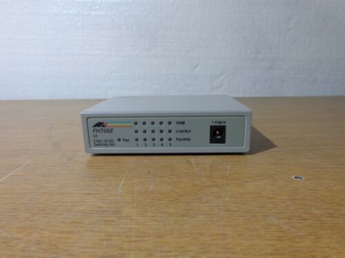 Allied Telesyn AT-FH705E 5 port 100 megabit Ethernet Switch (Need AC Adapter) - Picture 1 of 3