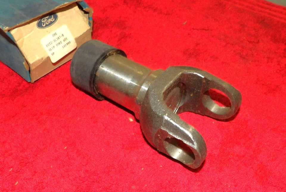 1981 1982 1983 1984 年 1985 年福特 F250 F350 4WD 4x4 NOS 前轴内侧 SLIP YOKE — 第 4/4 张图片