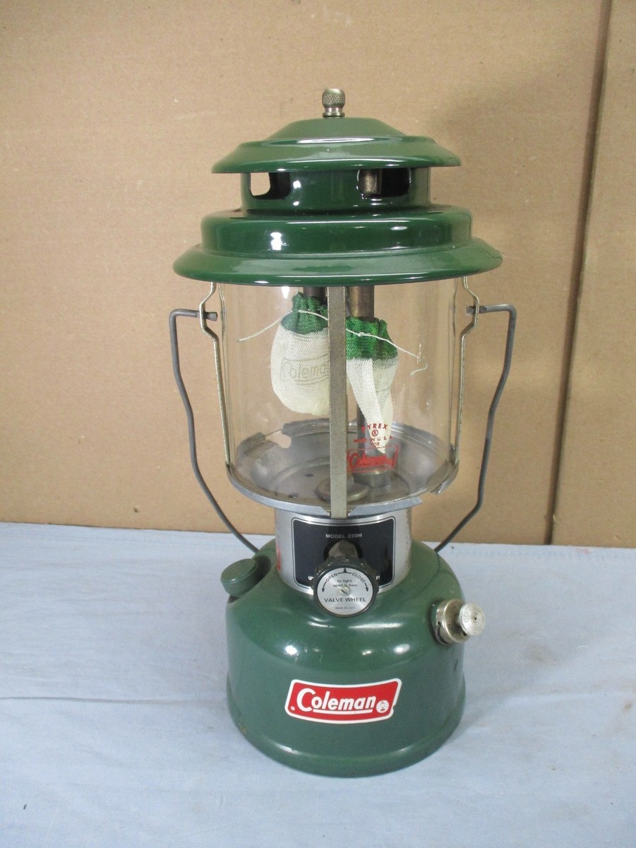 VTG Coleman Model 220H Double Mantle Gas Lantern Sep 1973 NICE