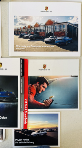 2020 Porsche 911 Carrera Owner's Manual Set w/Cover - Picture 4 of 5