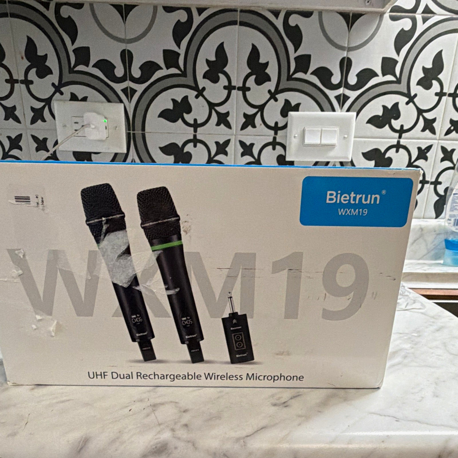 Bietrun WXM19 UHF Dual Wireless Handheld Microphone Set, Rechargeable