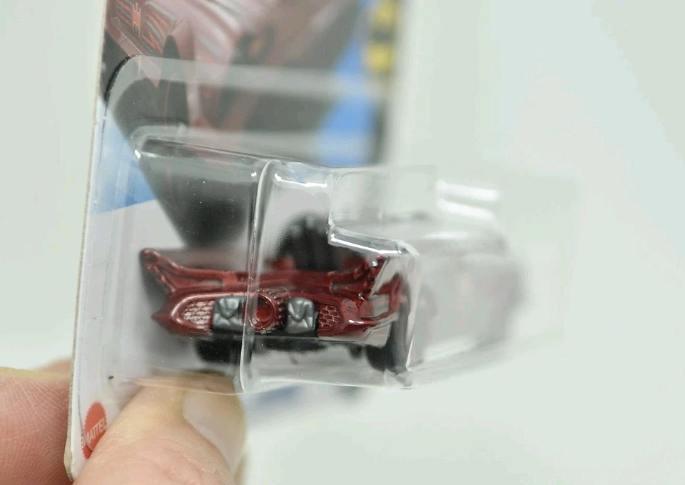 HOT WHEELS BATMOBILE BATMAN 3/5 - CLASSIC TV SERIES - BATMOBILE - - Photo 3/4