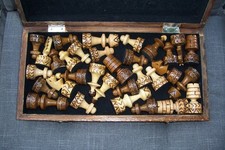 Schachspiel aus Holz 33 x 33cm - einige Jahre...