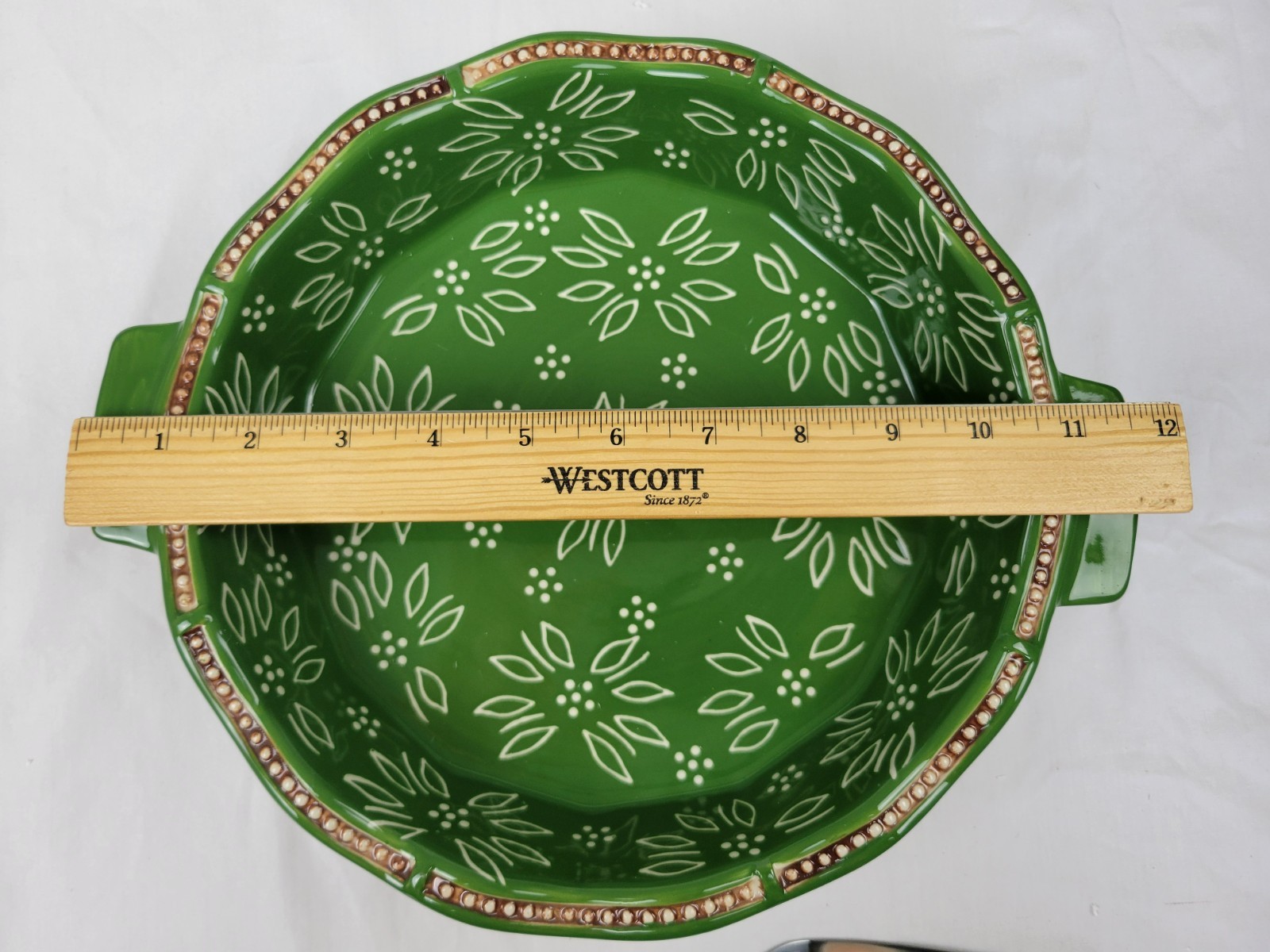 Temp-tations Old World Green Basketweave 9" Pie Plate Handles w/Lid & Pie Server
