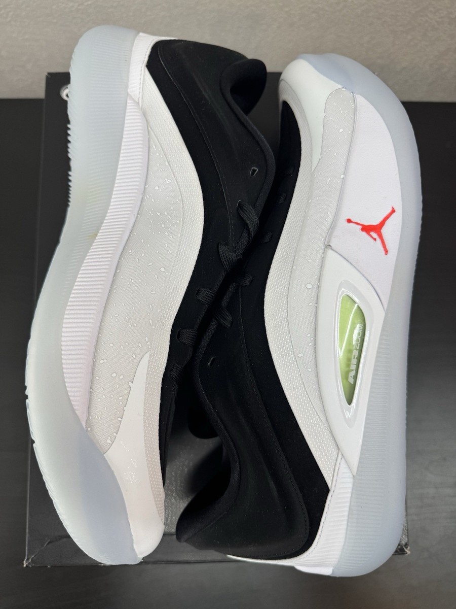 売り切り価格　Air Jordan zion4 ブラック/ホワイト/レッド The Jordan Zion 4 Black White Crimson is Available Now