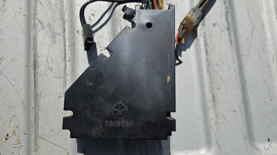 1986-1987 Dodge Daytona 600 Aries Chrysler Laser Lebaron Vacuum Module Actuator - Image 3 of 4