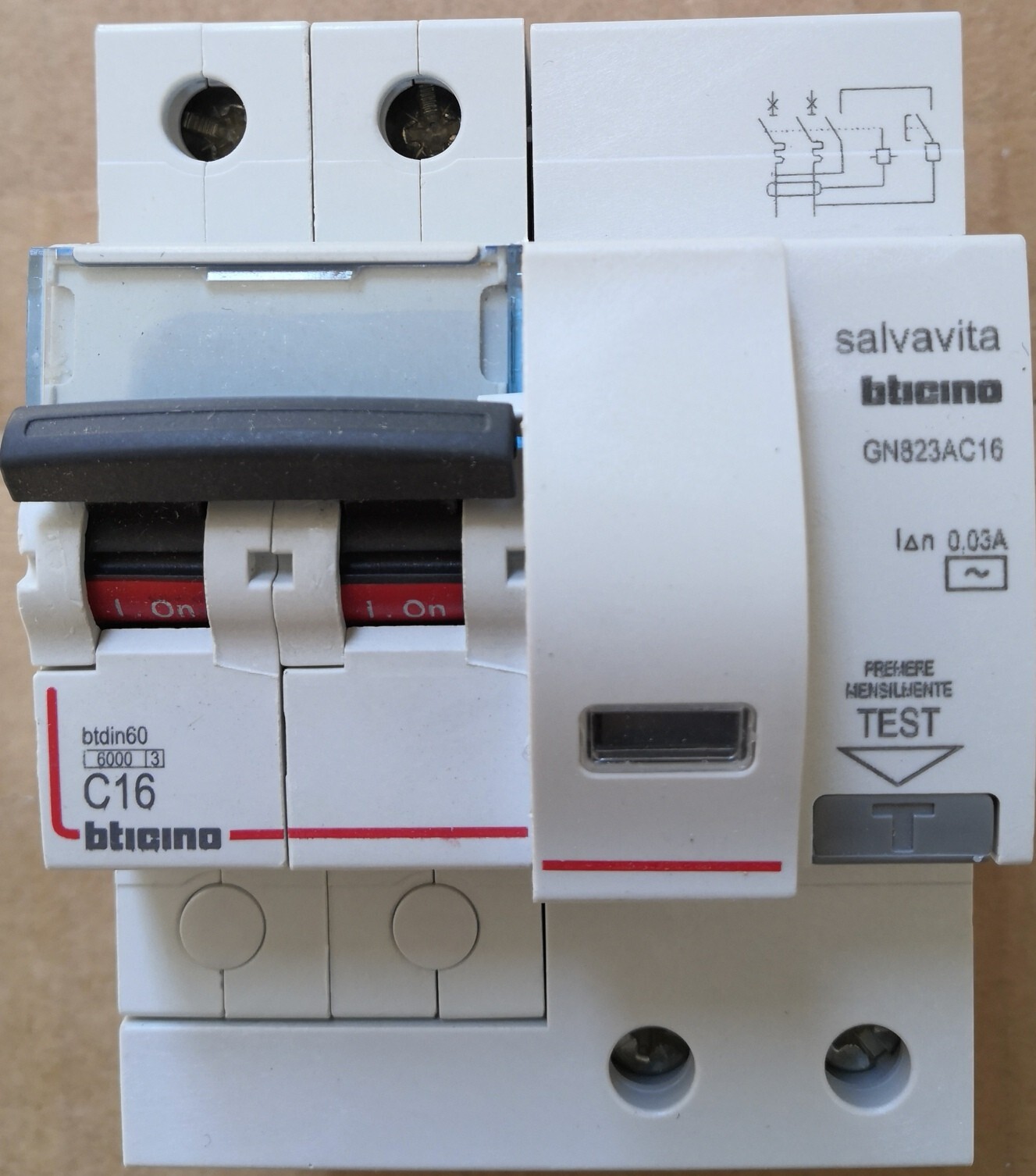 Foto 2 di 3